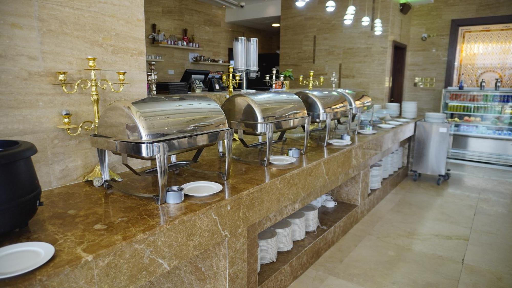 Bristol Hotel Салала Экстерьер фото