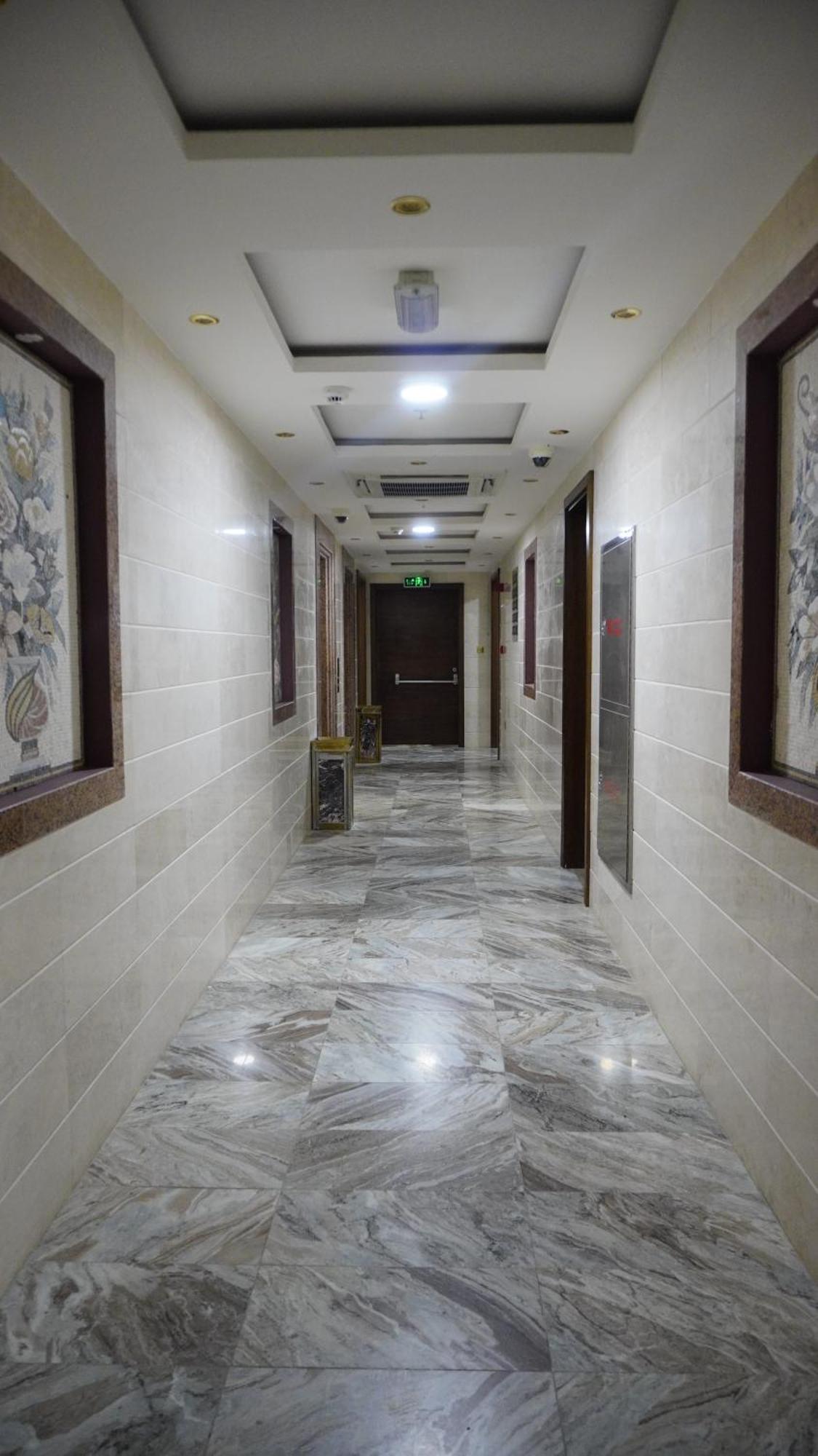 Bristol Hotel Салала Экстерьер фото