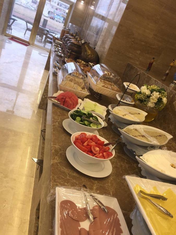 Bristol Hotel Салала Экстерьер фото